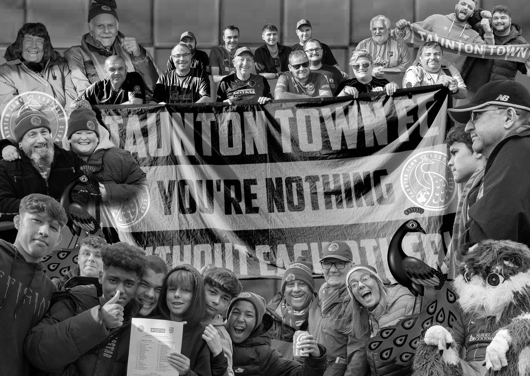 Supporters Black & White